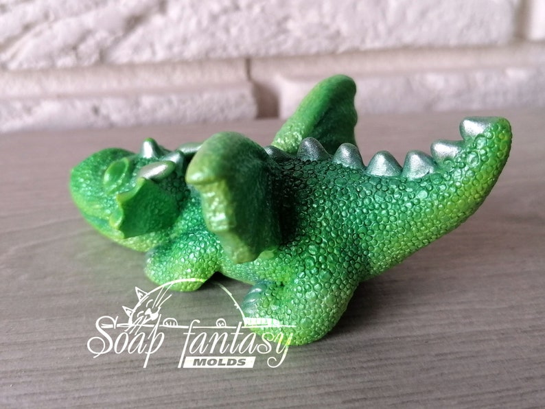 Emerald dragon Silicone mold for Soap making, Candle making, Craft & Hobby